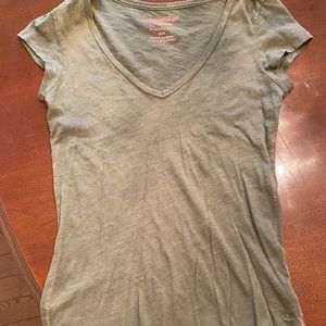 American Eagle women’s t shirt